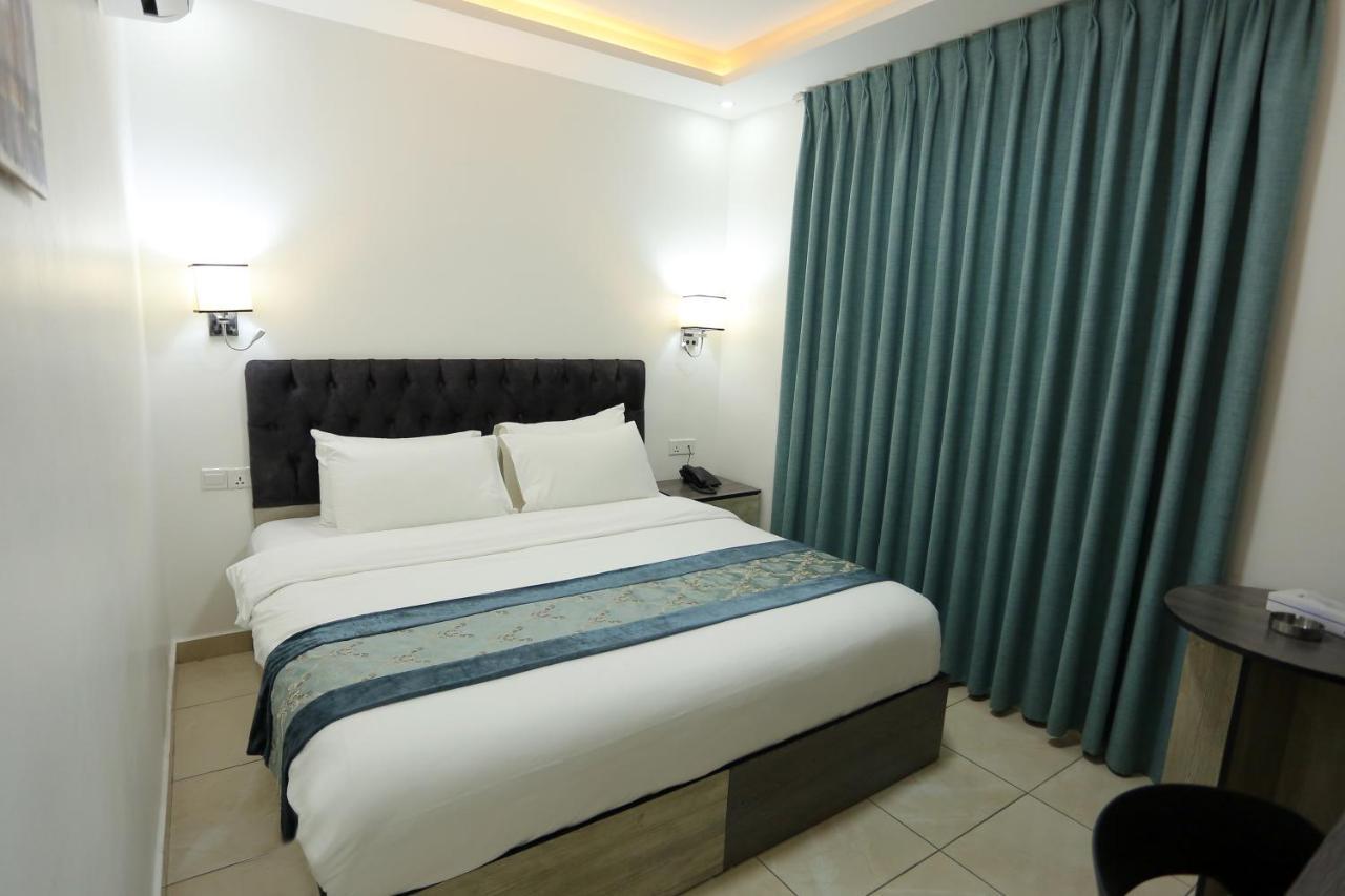 Down Town Hotel Akaba Buitenkant foto